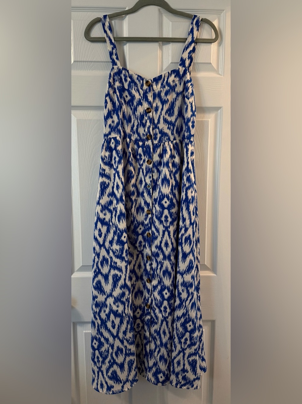 Blue & White Patterned Button-Front Women's Dress
